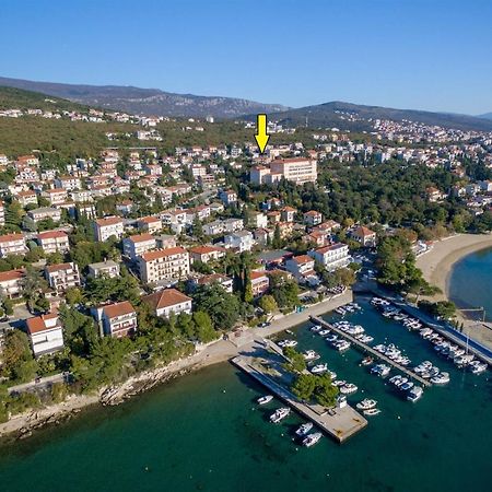 Apartments Dino Crikvenica Bagian luar foto