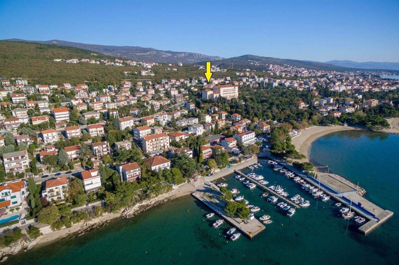 Apartments Dino Crikvenica Bagian luar foto